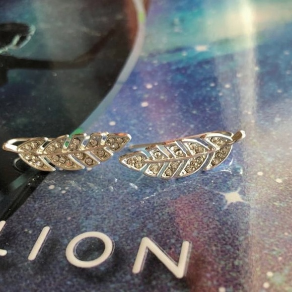 Alquimia Jewelry - NEW DIAMOND PAVED CRAWLER STUDS